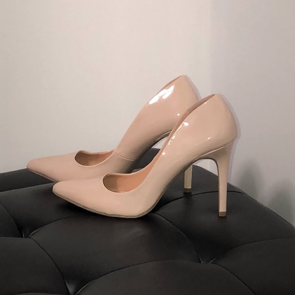 New York and Company 4” heels beige/nude - Picture 2 of 9